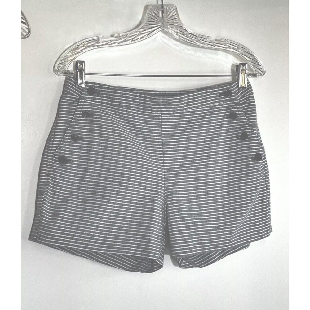 Banana Republic Striped Shorts Womens Size 2. Button accents light blue‎